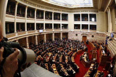 Deutsche Welle: Mπούχτισε μεγάλο τμήμα του ελληνικού λαού