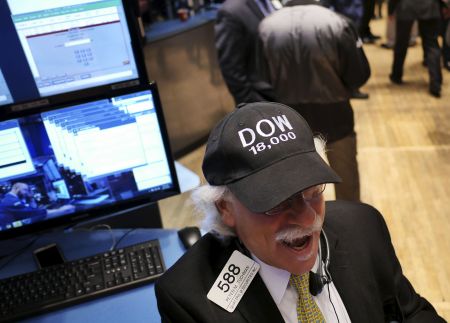 Η αύξηση κατά 5% του ΑΕΠ των ΗΠΑ εκτόξευσε τον Dow Jones πάνω από τις 18.000 μονάδες