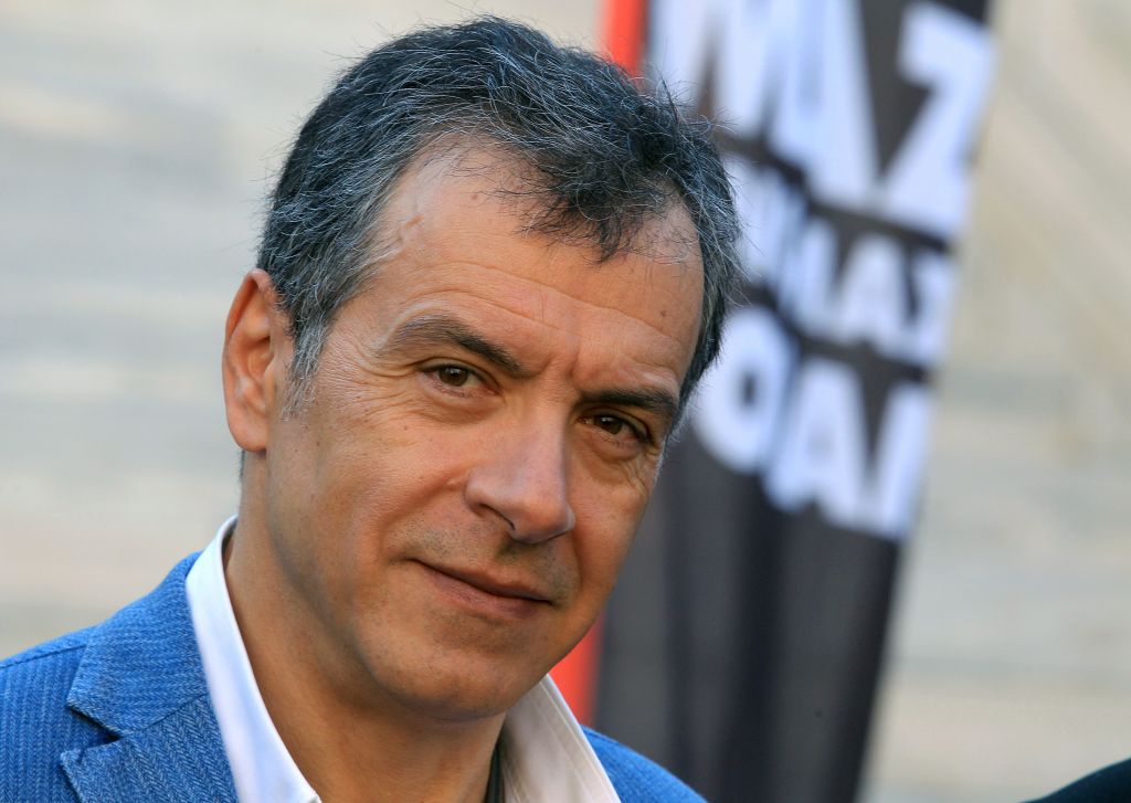 Θεοδωράκης: Κατά μέτωπο επίθεση σε συγκυβέρνηση και ΣΥΡΙΖΑ