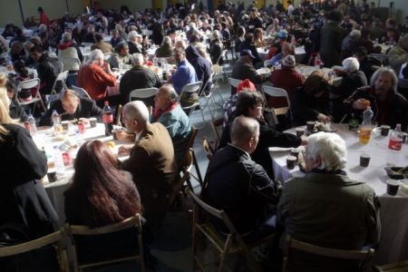 Το μεσημέρι της Πρωτοχρονιάς το γεύμα αλληλεγγύης του δήμου Αθηναίων