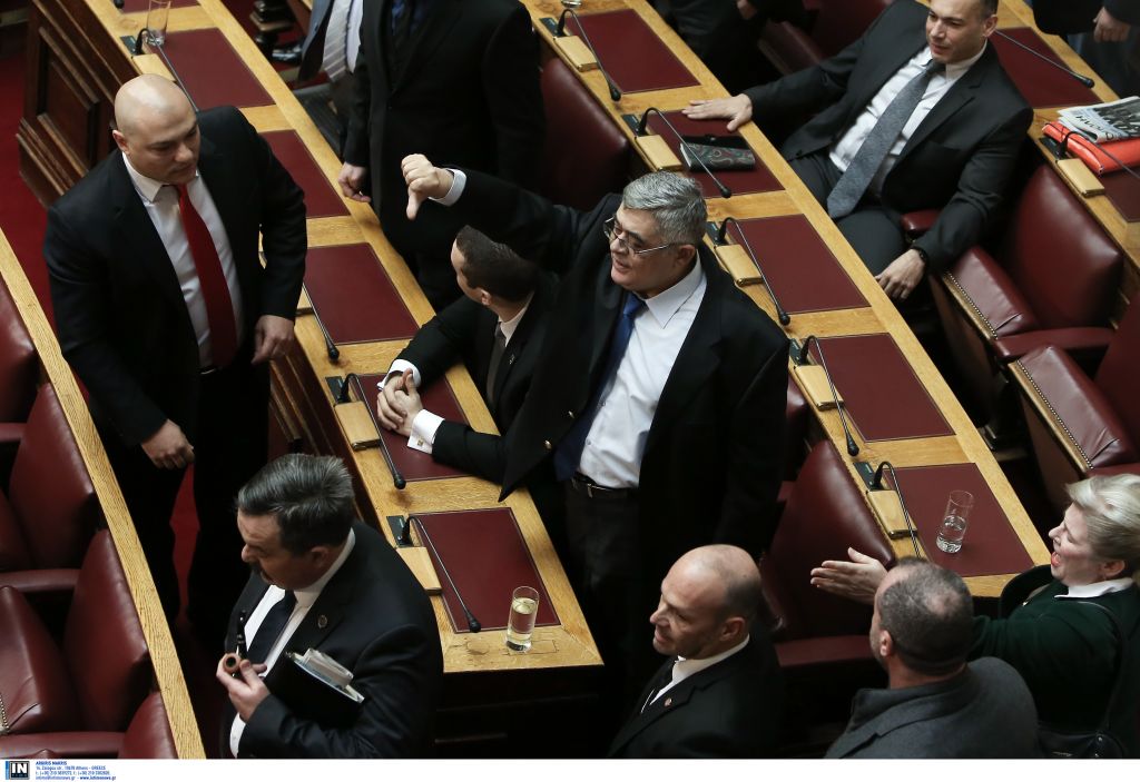 Στη Βουλή η δικογραφία για τις ηχογραφημένες συνομιλίες Μιχαλολιάκου