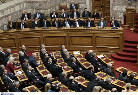 Στη «σοφία του λαού» ελπίζουν Κυβέρνηση και ΣΥΡΙΖΑ