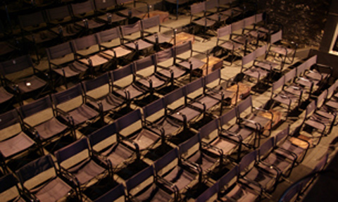 Ωραία παράσταση, λάθος καθίσματα