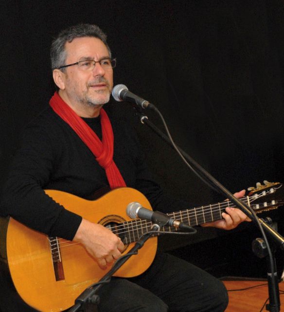 Τσιτσάνης για μουσικόφιλους σε… κούνια