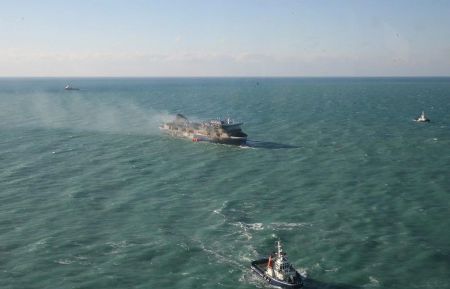 Στο λιμάνι του Πρίντιζι το Norman Atlantic – Στην Ιταλία συγγενείς αγνοουμένων