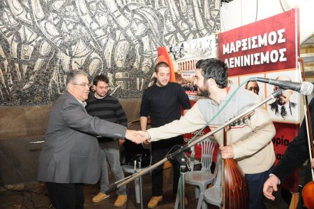 Δυνατό ΚΚΕ στη Βουλή ευχήθηκε ο Δημήτρης Κουτσούμπας