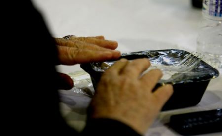 Πασχαλινό γεύμα αλληλεγγύης σε 1.000 άπορους από τον Δήμο Αθηναίων