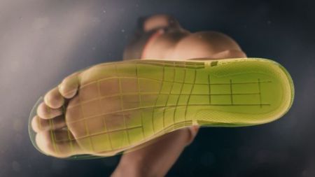 Τα παπούτσια hi-tech είναι εδώ