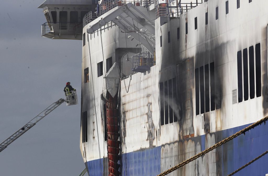 Norman Atlantic: Με C-130 στην Αθήνα οι σοροί των Ελλήνων