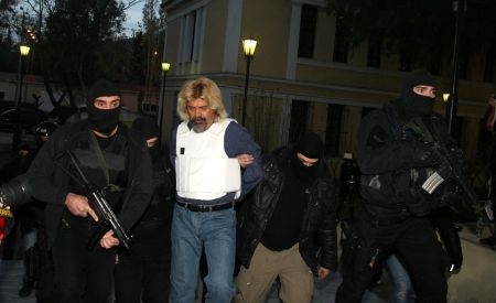 Για διεύθυνση άγνωστης τρομοκρατικής οργάνωσης κατηγορείται ο Χρ. Ξηρός