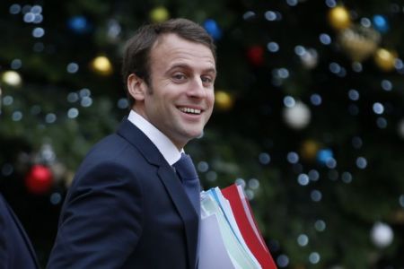 Μακρόν: «Η Ελλάδα έχει τη θέση της στην ευρωζώνη όποια και αν είναι η κυβέρνησή της»