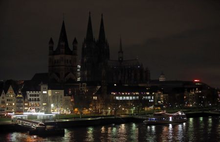 Χιλιάδες διαδηλώνουν υπέρ του Ερντογάν στην Κολωνία