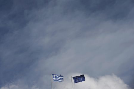 Die Zeit: Οι Ελληνες είναι οι μόνοι που δεν έχουν πάρει χαμπάρι τι γίνεται!