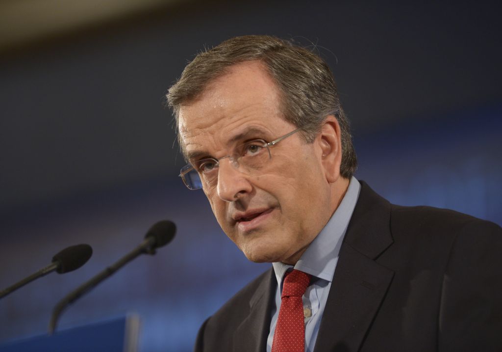 Σαμαράς: Οι θρησκευτικές εικόνες δεν θα «κατέβουν» από τα δημόσια κτίρια