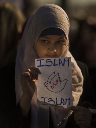 «Δεν φοβόμαστε»: Διαδηλώσεις αλληλεγγύης σε Ευρώπη και κόσμο