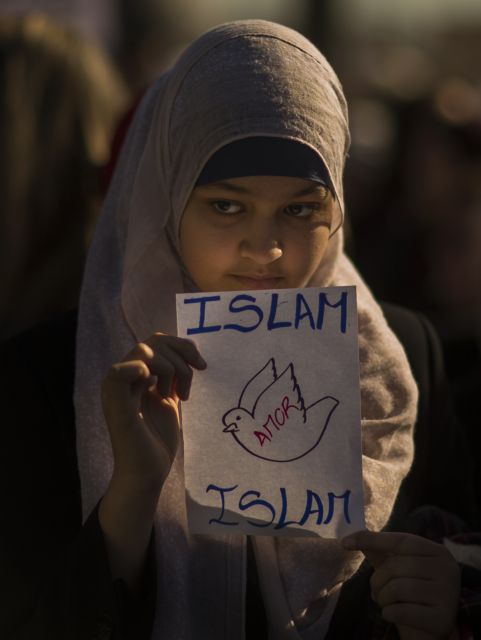 «Δεν φοβόμαστε»: Διαδηλώσεις αλληλεγγύης σε Ευρώπη και κόσμο