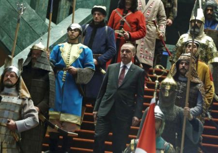 Πώς οι γκιουλενιστές έθρεψαν τις εμμονές του Ερντογάν