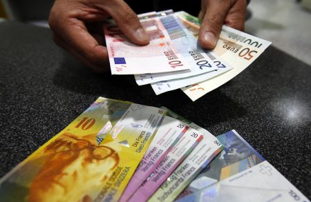 «Ζημιά στην ελβετική οικονομία από την ανατίμηση του φράγκου»