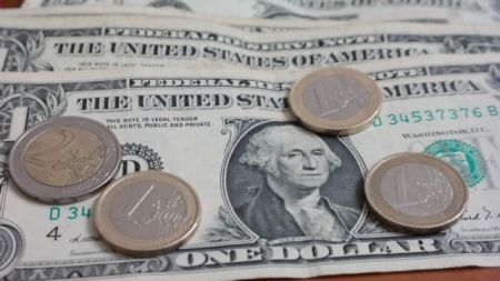 Ανοίγει η ψαλίδα των γερμανικών και αμερικανικών επιτοκίων