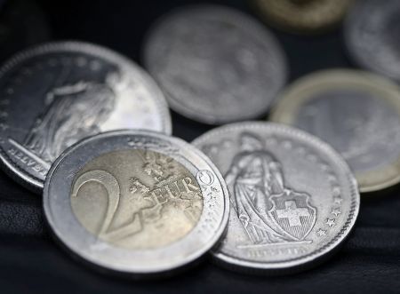 ΝΔ και ΣΥΡΙΖΑ σπεύδουν για την προστασία δανειοληπτών σε ελβετικό φράγκο