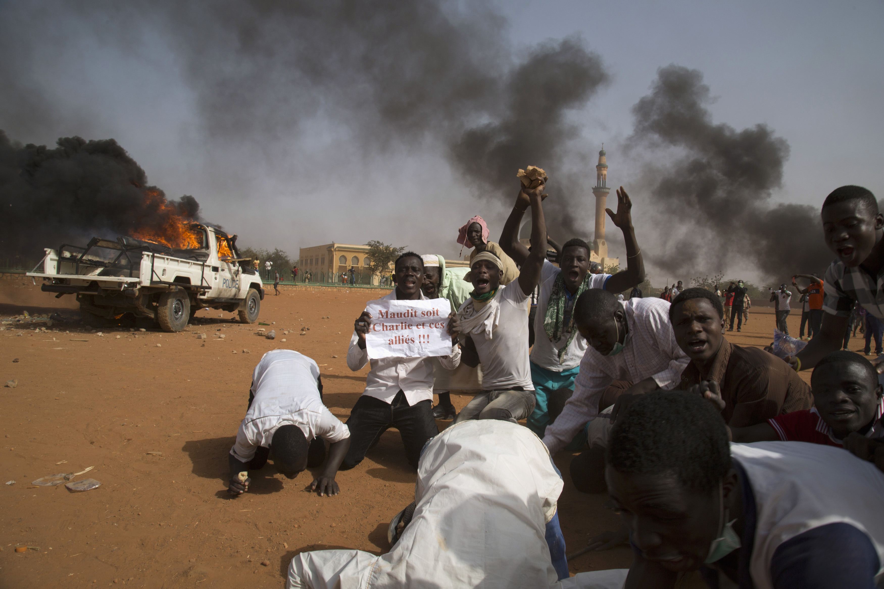 Νίγηρας: Δέκα οι νεκροί σε διαδηλώσες κατά των σκίτσων του Charlie Hebdo