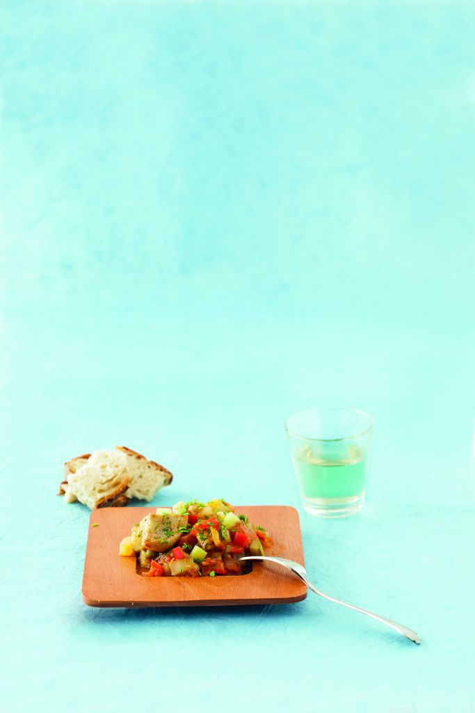 Πατάτες με λαχανικά στον φούρνο