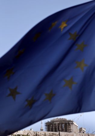 CNBC: Θα ήταν η διαγραφή ελληνικού χρέους πράγματι τόσο μεγάλο κακό;