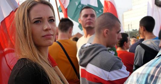 Το μαύρο ταξίδι της Παολίνα στην Ακρα Δεξιά