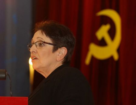 Παπαρήγα: Μεταξύ των δύο μεγάλων κομμάτων δεν υπάρχουν διαφορές