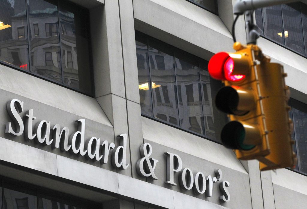 Standard & Poor’s: Υπόθάθμισε τις προοπτικές της ΕΕ σε αρνητικές