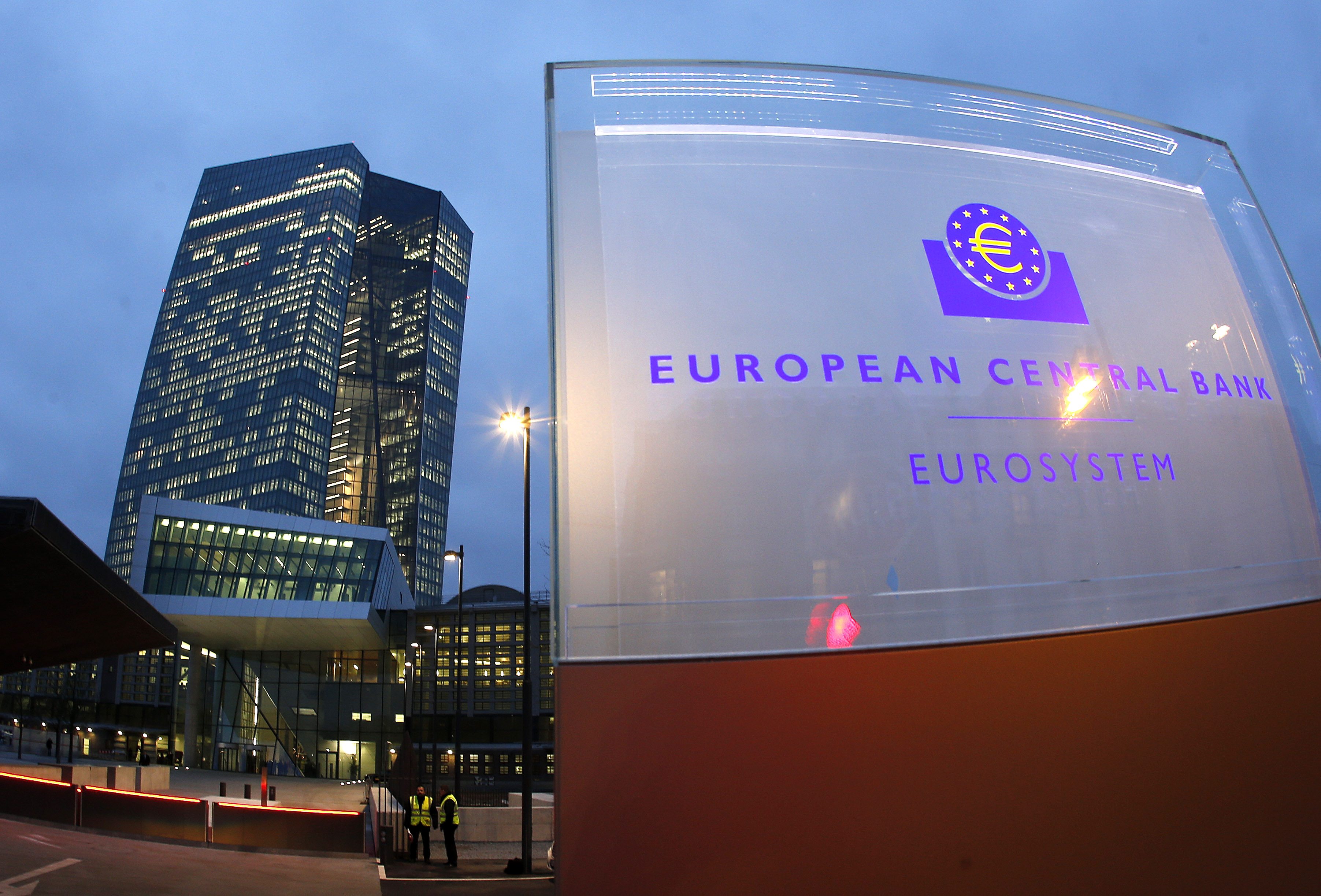 ΕΚΤ: Καλεί τις Βρυξέλλες να σεβαστούν το Σύμφωνο Σταθερότητας