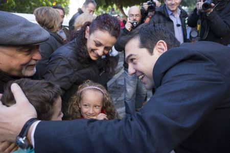 Βόλτα στη δημοτική αγορά των Χανίων έκανε ο Αλ. Τσίπρας