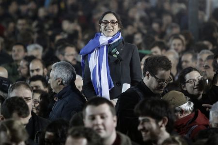 Οι νέοι ανακαλύπτουν ξανά τη γοητεία της πολιτικής