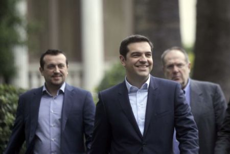 Βερολίνο-Βρυξέλλες: Ο κουρέας φτάνει, οι δανειστές τραβάνε τα μαλλιά τους