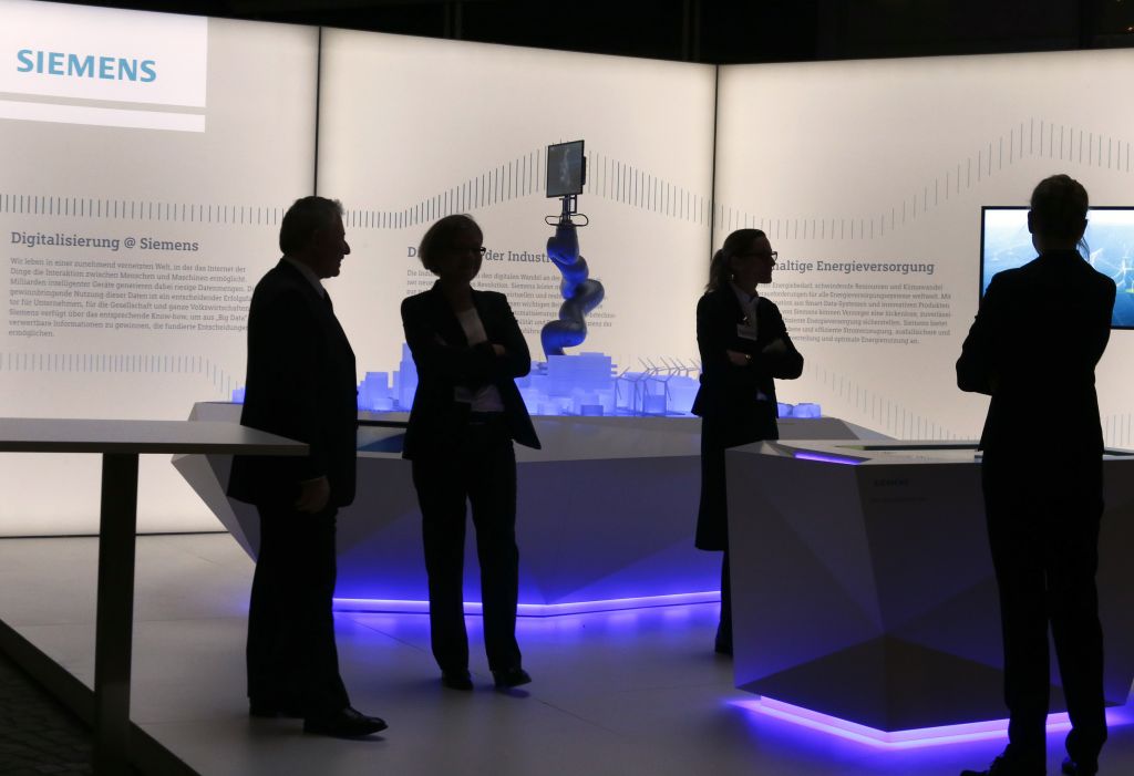 Η Siemens καταργεί 7.800 θέσεις εργασίας