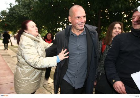 «Sex Symbol» ο Γιάνης Βαρουφάκης για τον γερμανικό Τύπο