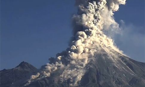 Θεαματικά βίντεο από ηφαιστειακές εκρήξεις στο Μεξικό