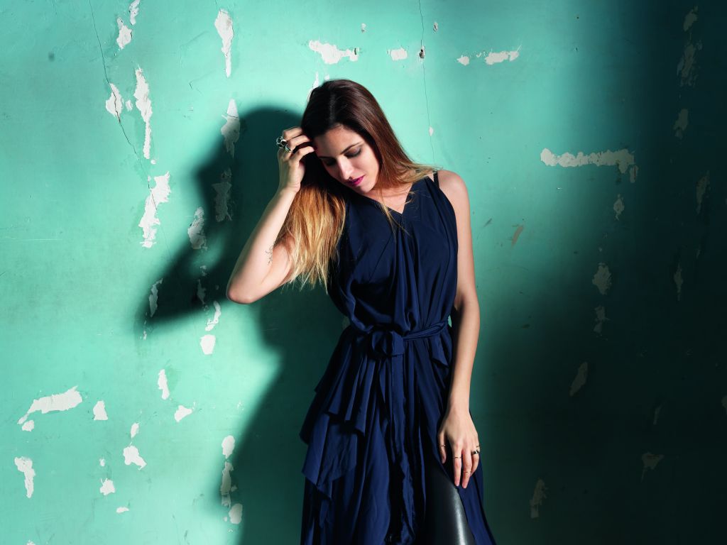 Angelika Dusk: «Δεν θα επιβάλω τη μουσική μου με το χρήμα»