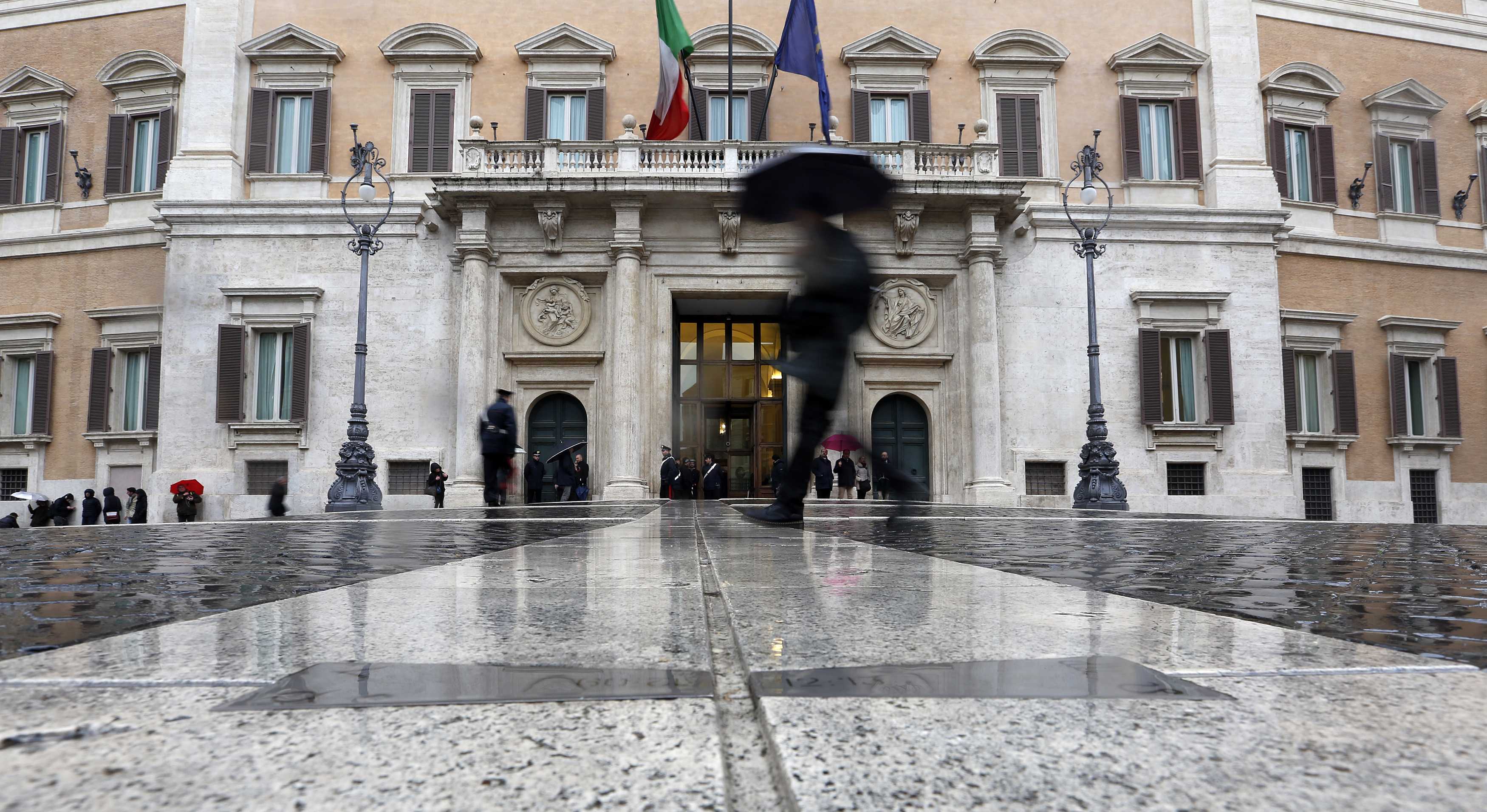 Τα σενάρια των πολιτικών εξελίξεων στην Ιταλία