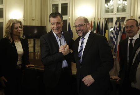 Σουλτς: Εξέφρασε στον Θεοδωράκη ανησυχία για το μέλλον της Ελλάδας