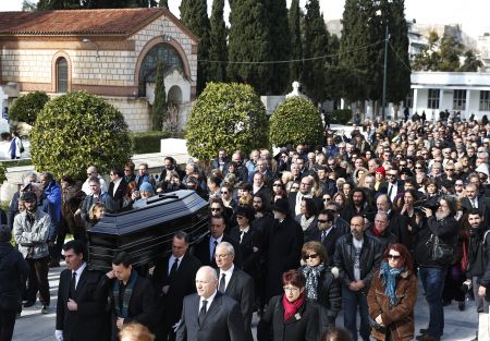 Τελευταίο «αντίο» στον Ντέμη Ρούσσο