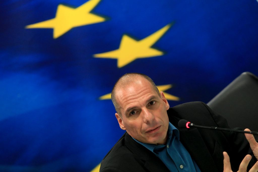 Βαρουφάκης: Συνεχιζόμενη ύφεση και δυσβάσταχτο χρέος το μνημόνιο