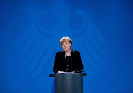 Bloomberg:Η Μέρκελ αποφεύγει την αντιπαράθεση με τον Τσίπρα