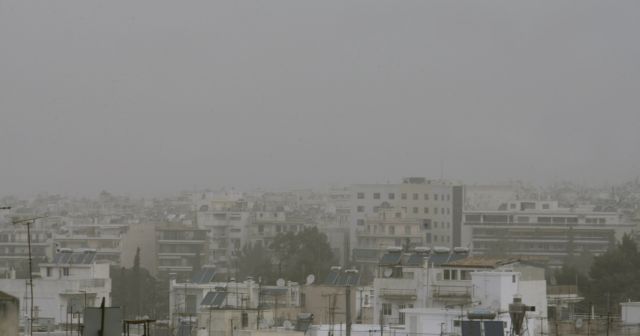 Πνιγμένη στην αφρικανική σκόνη η Αθήνα