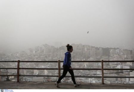 Τοπικές νεφώσεις και αφρικανική σκόνη την Τετάρτη