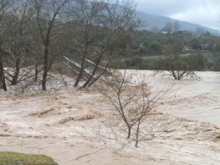 Δραματικές ώρες ζουν τα χωριά της Κοιλάδας του Αχελώου