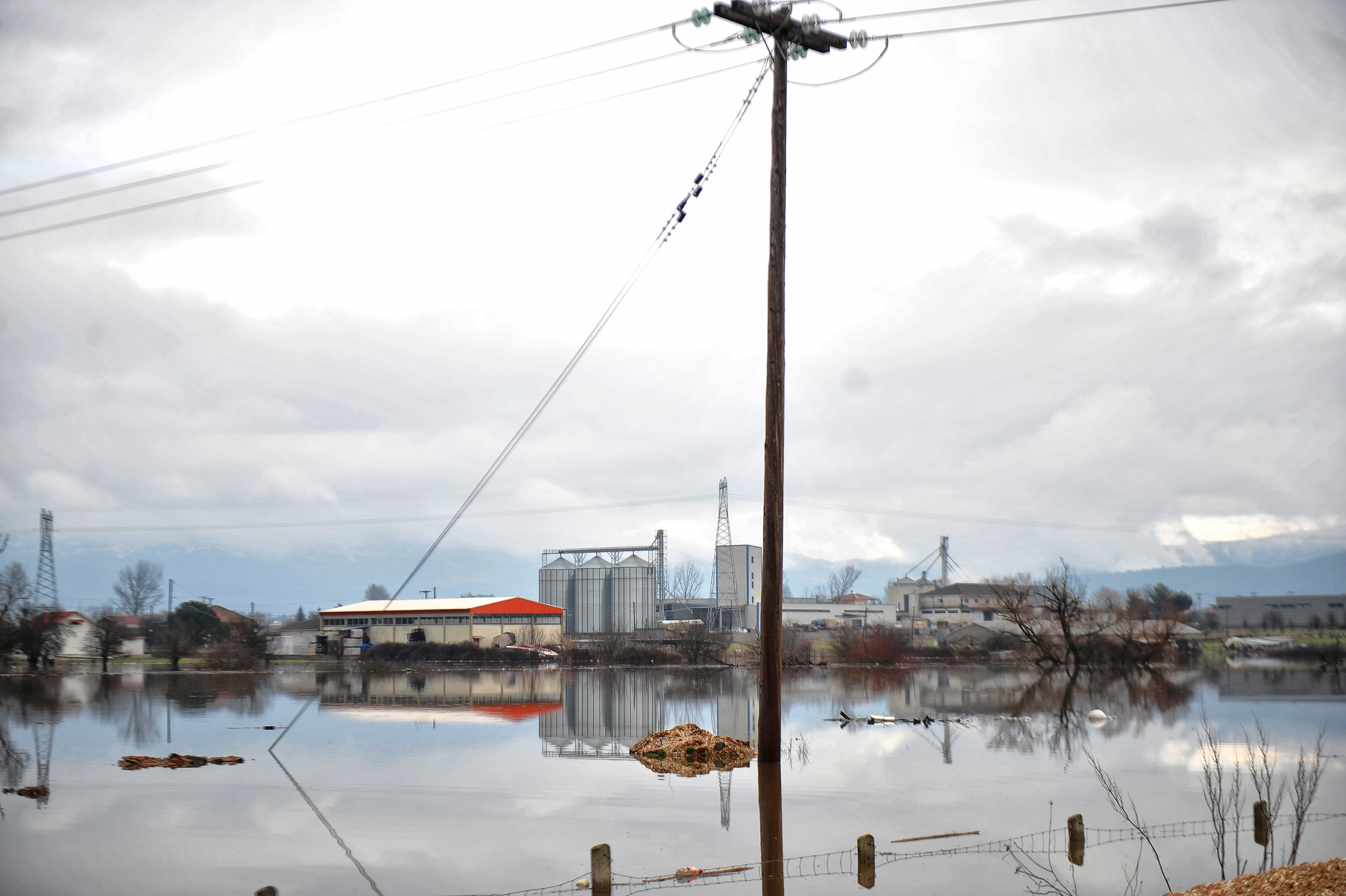 Eντονες βροχοπτώσεις και χιόνια σε Αρτα και Ιωάννινα