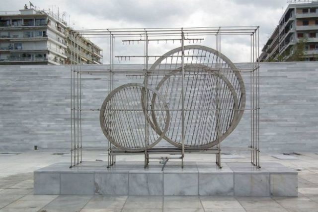 Zongolopoulos’ “Three Circles” sculpture vandalized