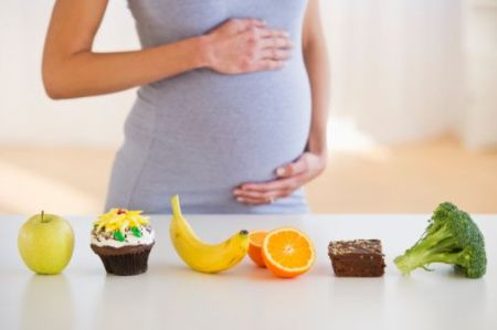 Η υγιεινή διατροφή της μητέρας «θωρακίζει» την καρδιά του παιδιού