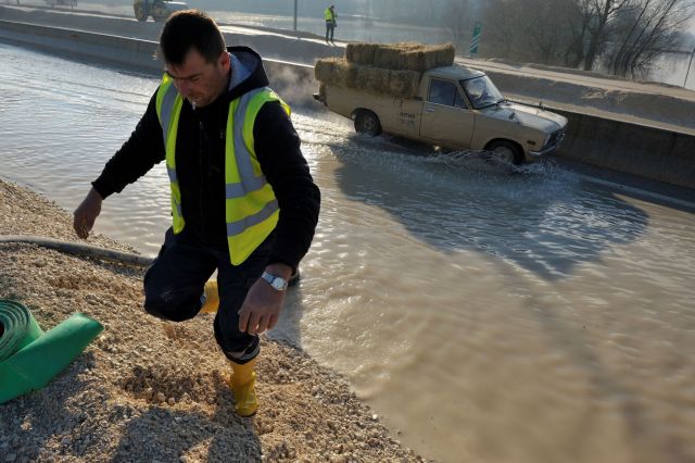 Heavy rainfall causes major problems in Mandra and Zakynthos